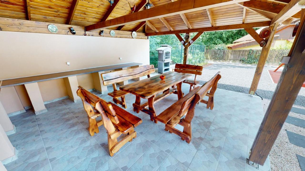 Family Apartman Miskolc Ngoại thất bức ảnh